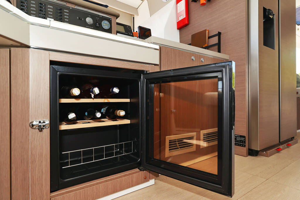 Katamaran Bali 5.4 Marea I