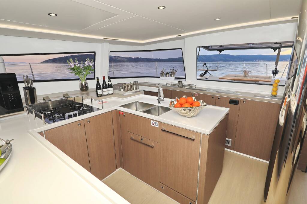 Katamaran Bali 5.4 Marea I
