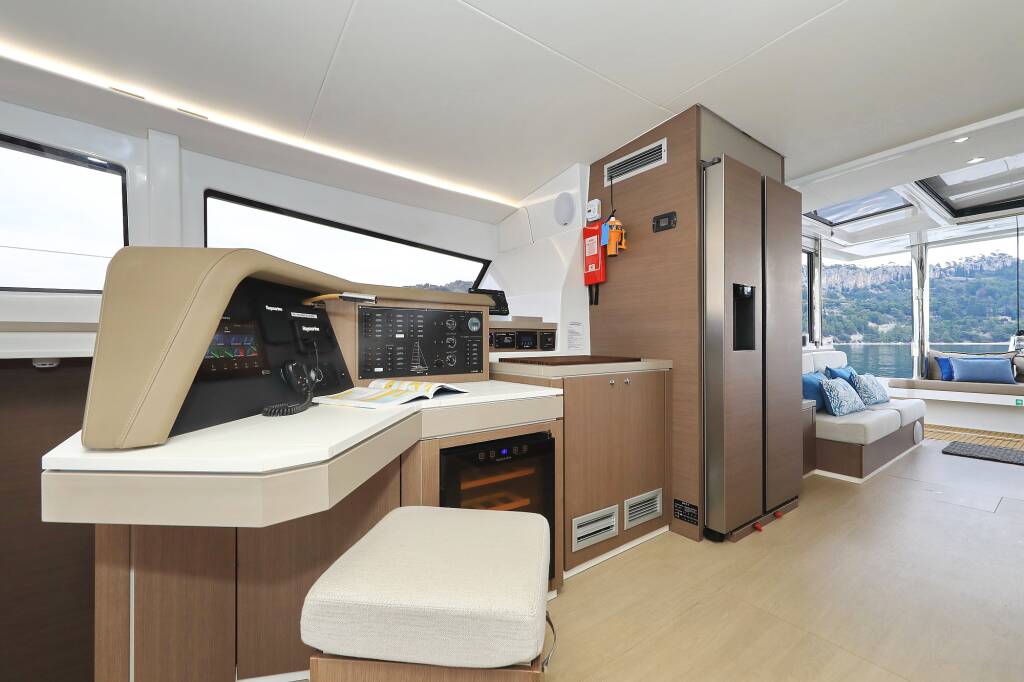 Katamaran Bali 5.4 Marea I