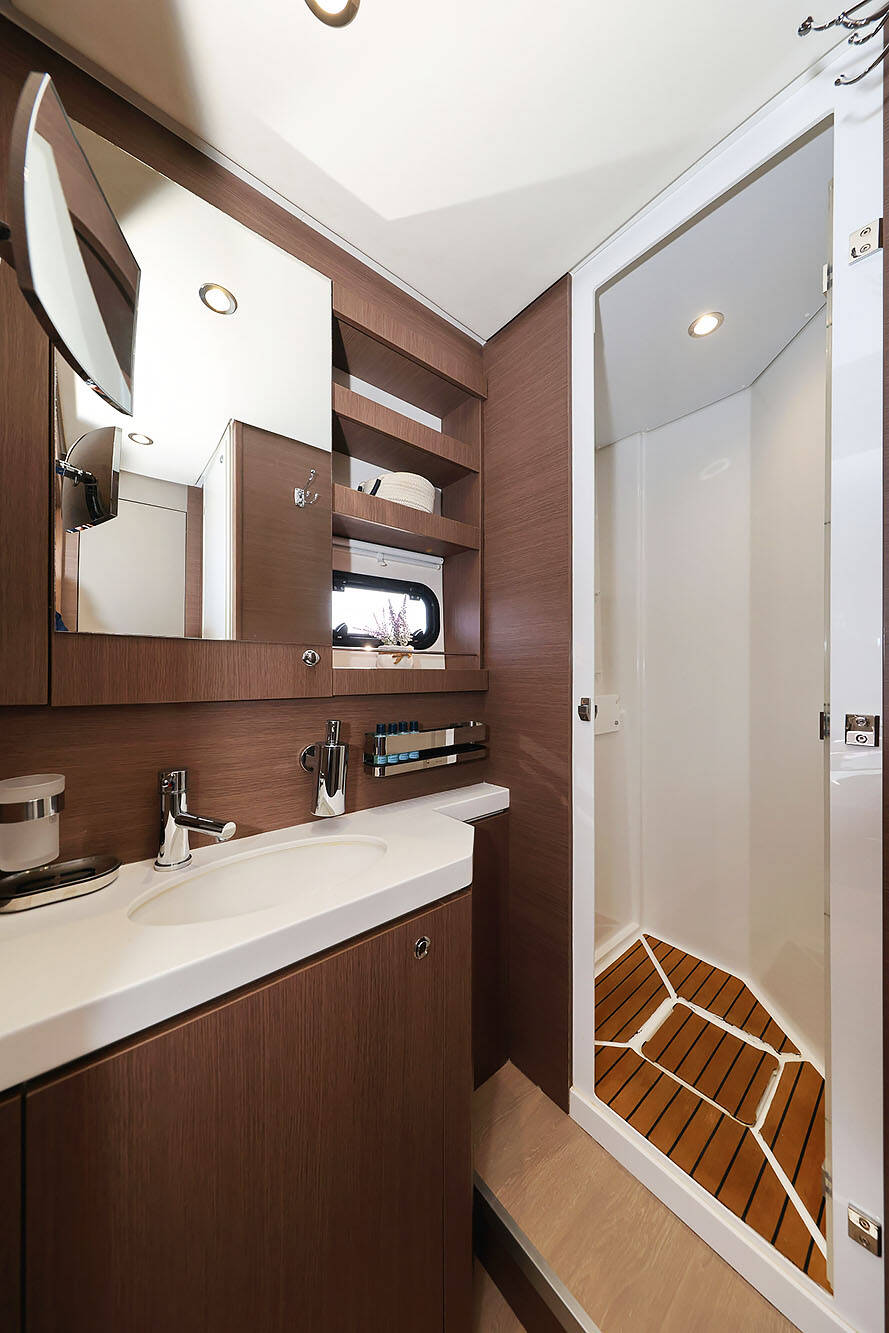 Katamaran Bali 5.4 Marea I