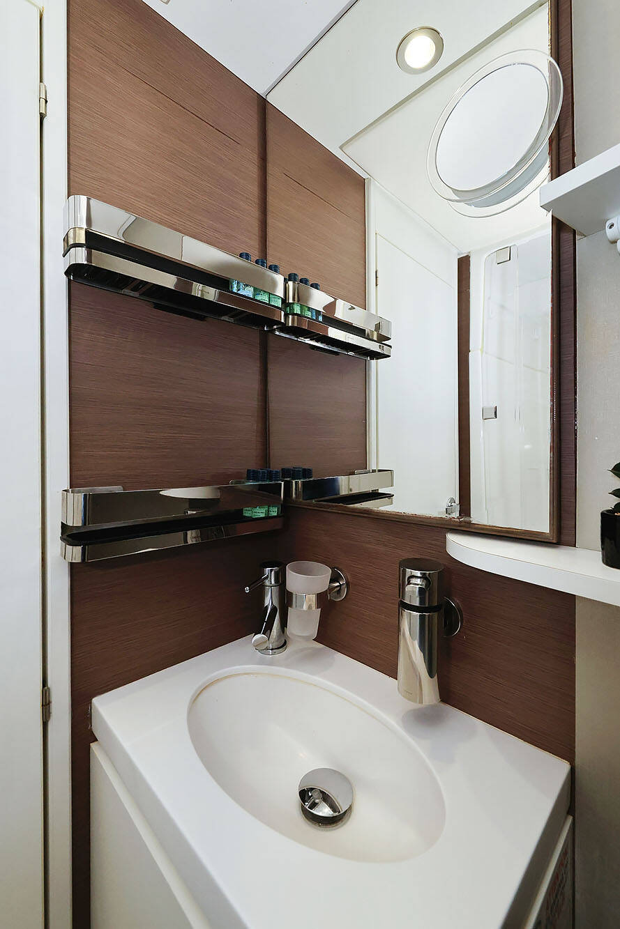 Katamaran Bali 5.4 Marea I