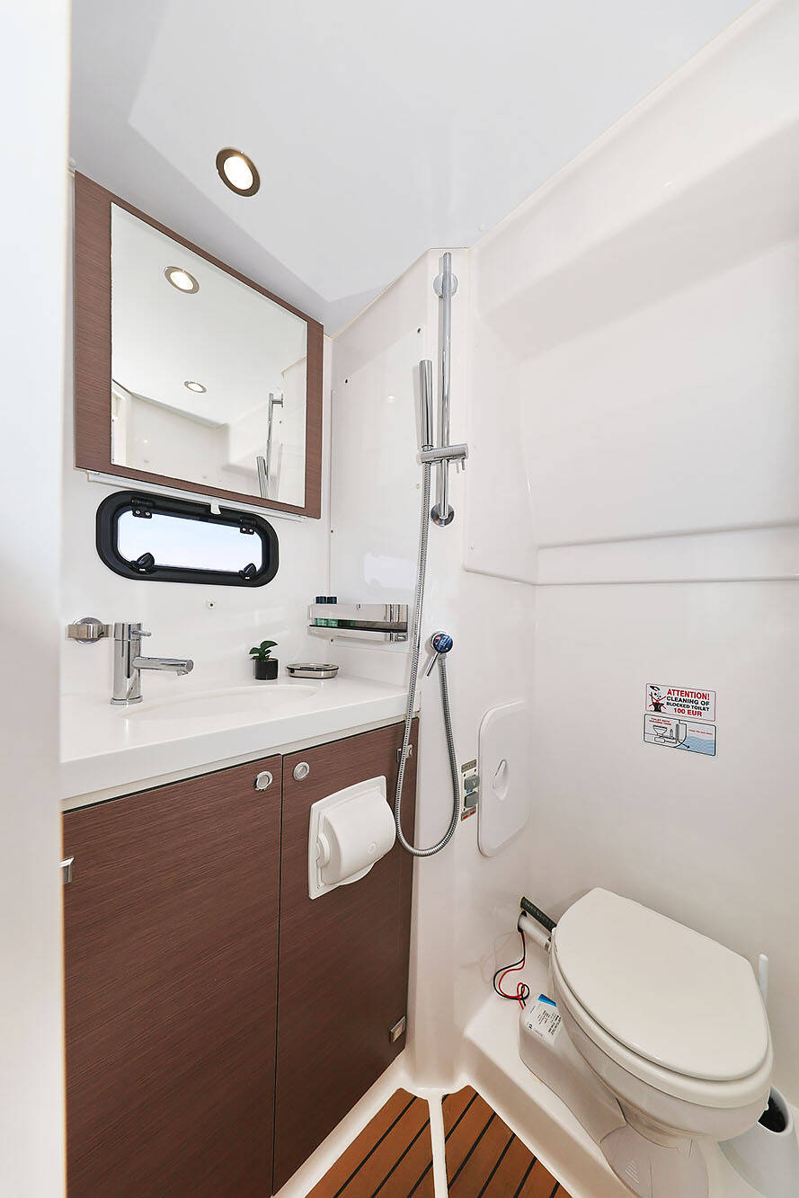 Katamaran Bali 5.4 Marea I