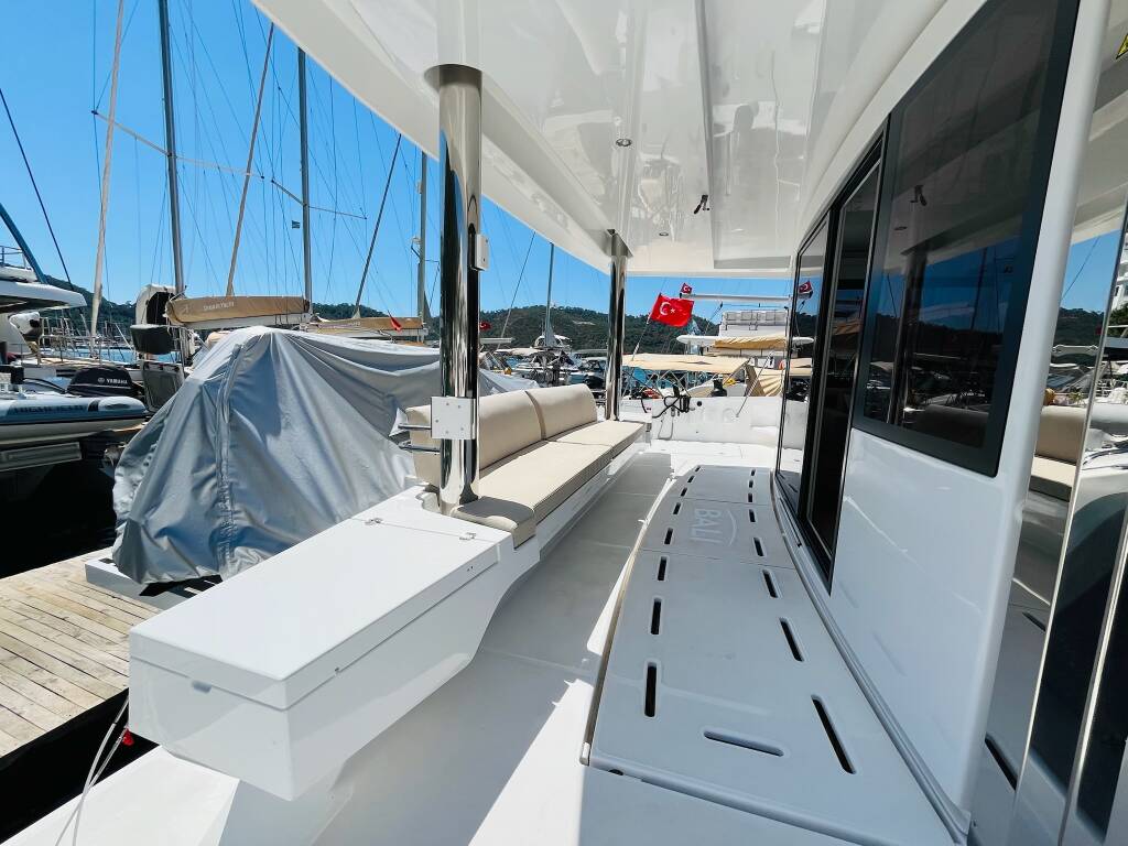Catamaran Bali 5.4 La Brise 2