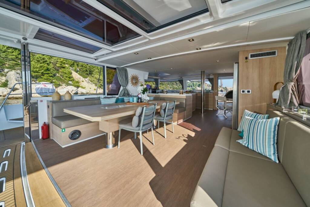 Catamaran Bali 5.4 La Brise 2