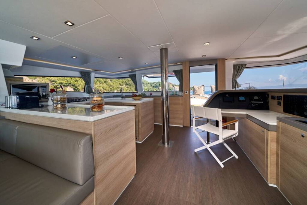 Catamaran Bali 5.4 La Brise 2