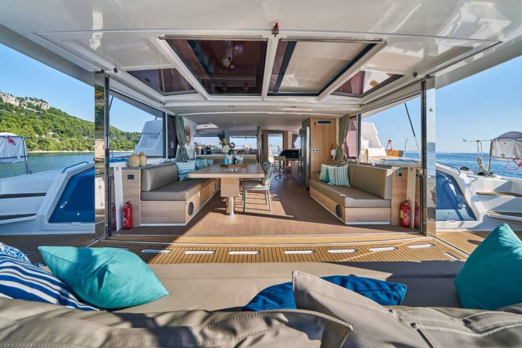 Catamaran Bali 5.4 La Brise 2