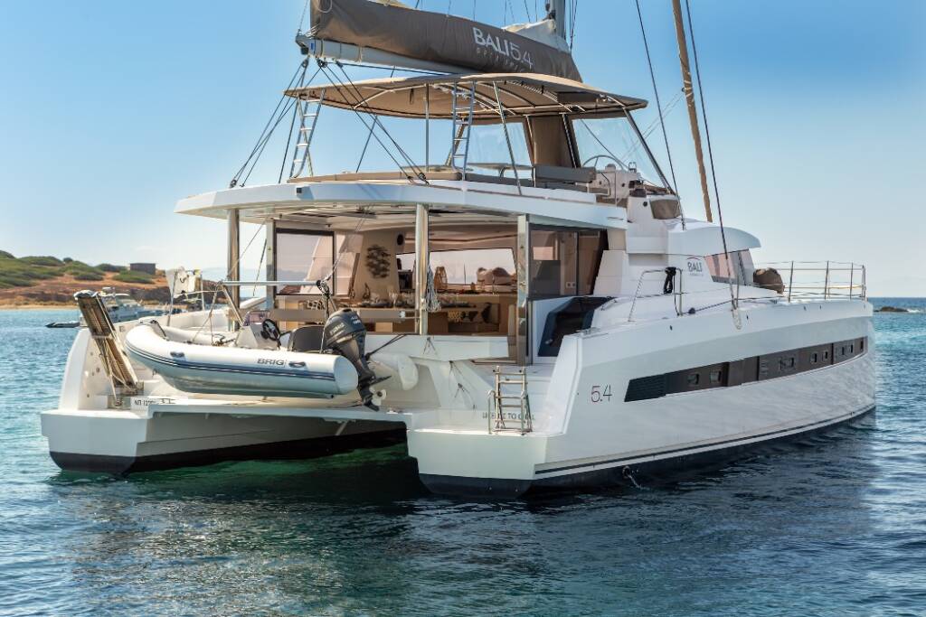 Catamaran Bali 5.4 License to Chill (crewed)