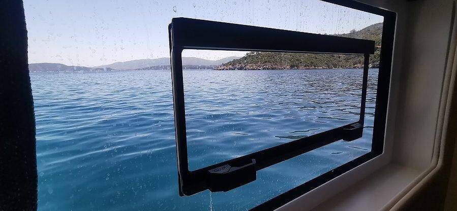 Katamaran Bali 5.8 KOS 58.CAT