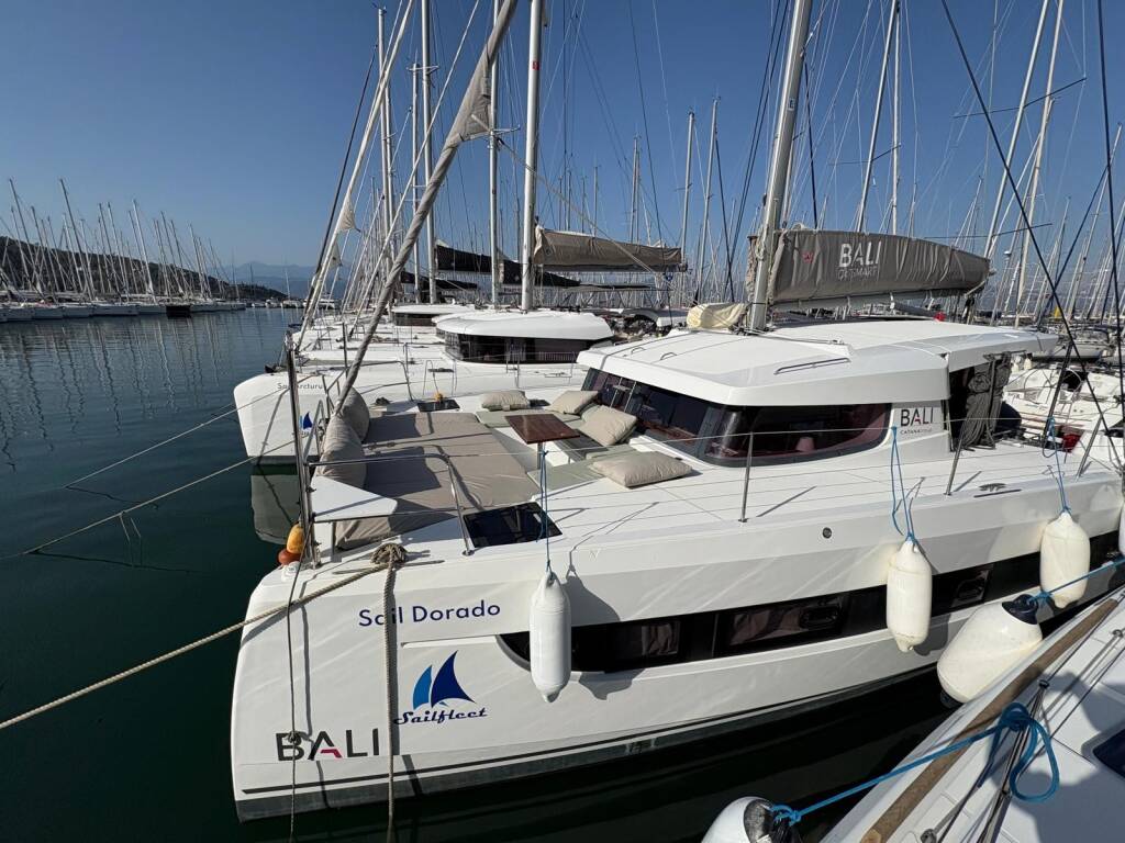 Katamaran Bali Catsmart Sail Dorado