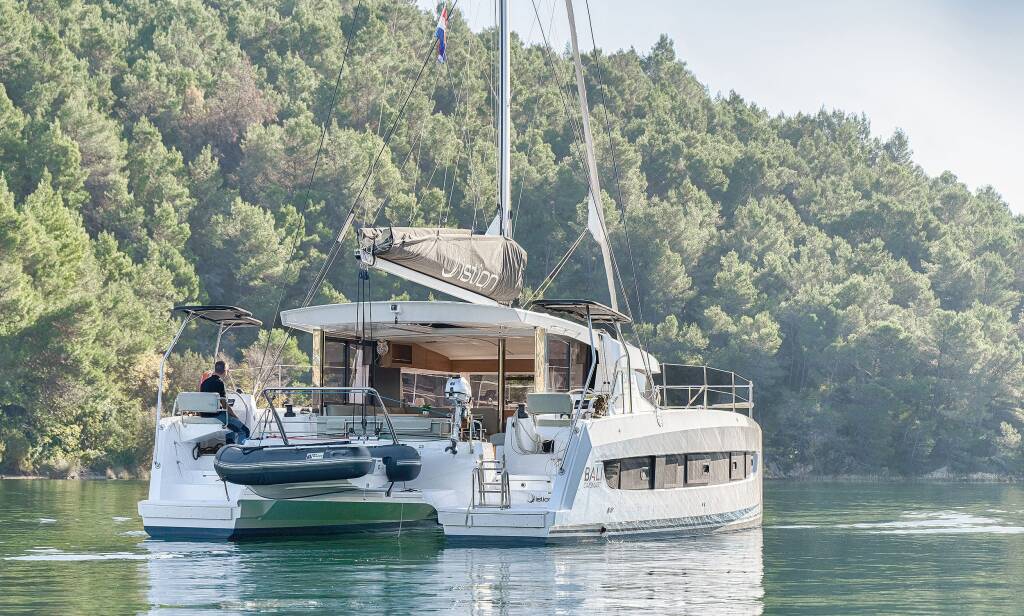 Katamaran Bali Catsmart First Whisper