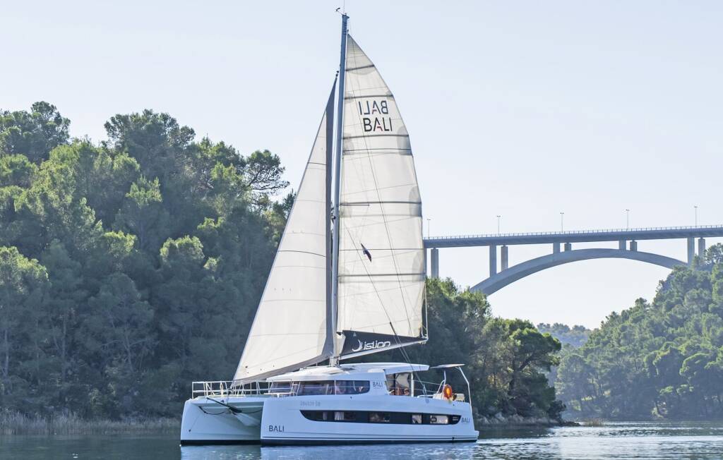 Katamaran Bali Catsmart First Whisper