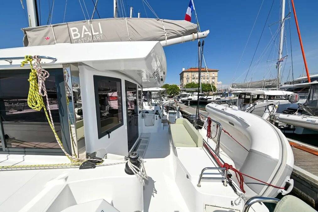 Katamaran Bali Catsmart Rose Sunset V