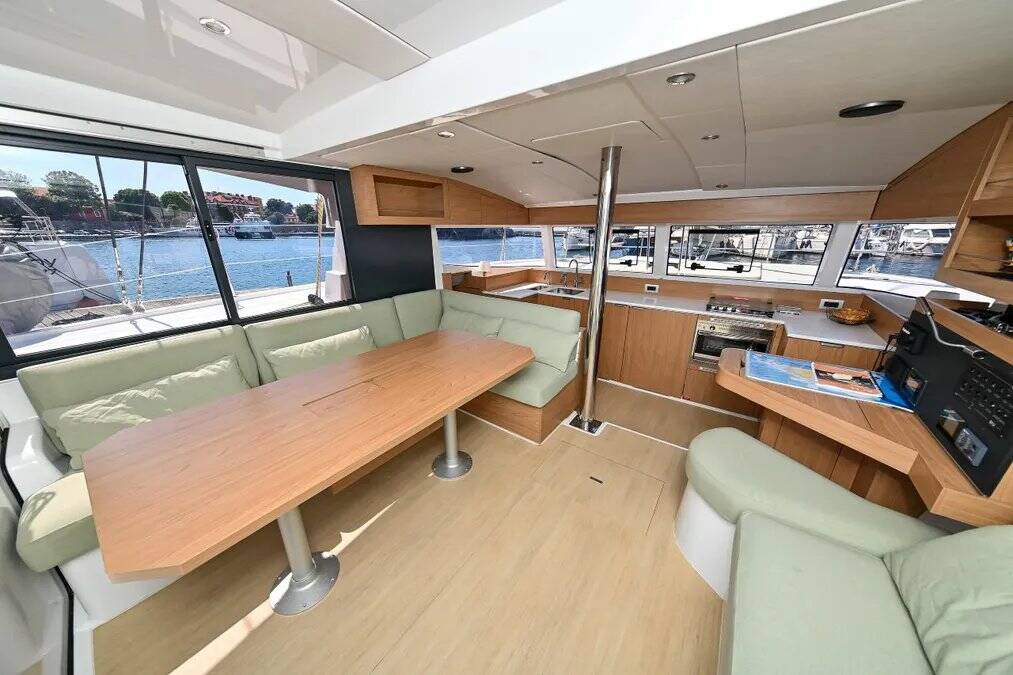 Katamaran Bali Catsmart Rose Sunset V