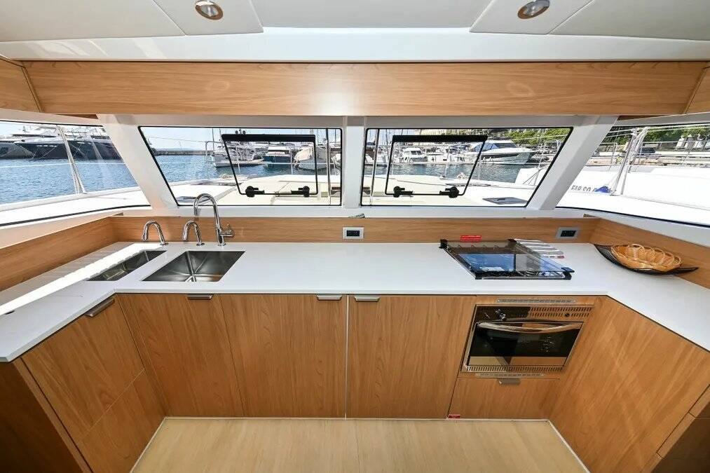 Katamaran Bali Catsmart Rose Sunset V