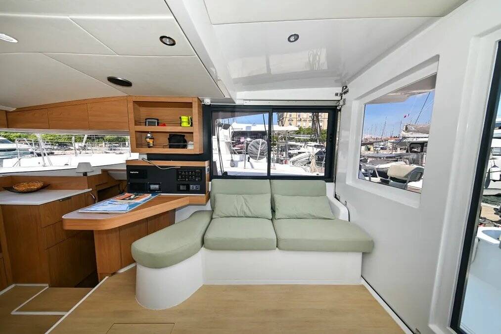 Katamaran Bali Catsmart Rose Sunset V