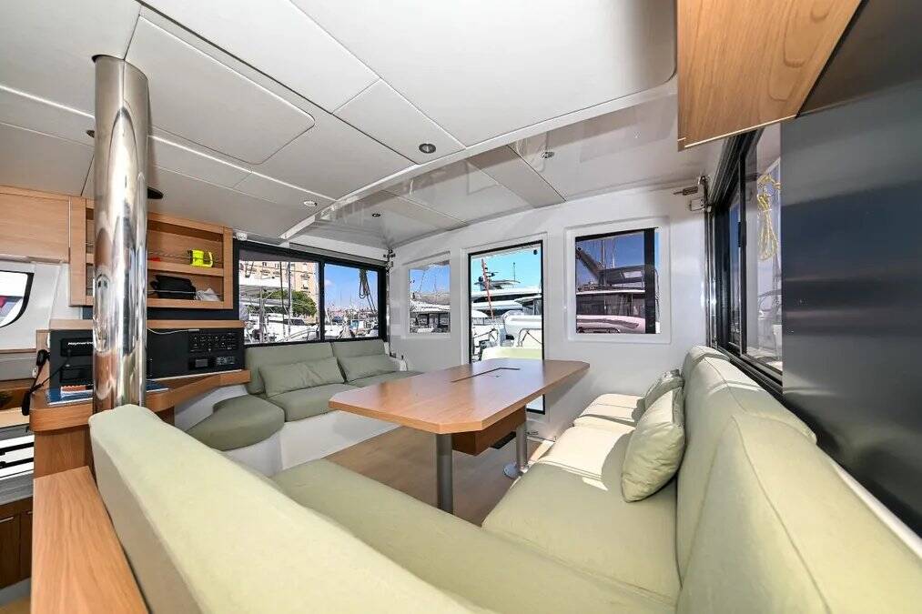 Katamaran Bali Catsmart Rose Sunset V