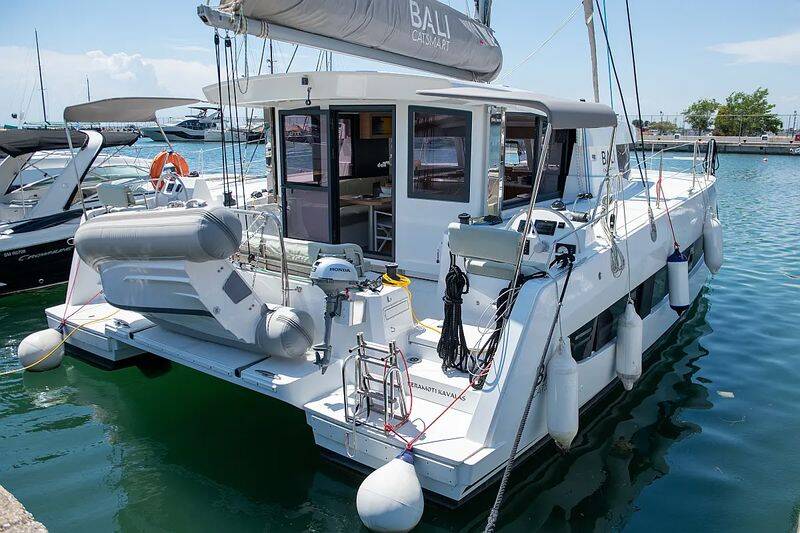 Katamaran Bali Catsmart Ela Thalasa III