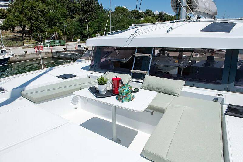 Katamaran Bali Catsmart Ela Thalasa III