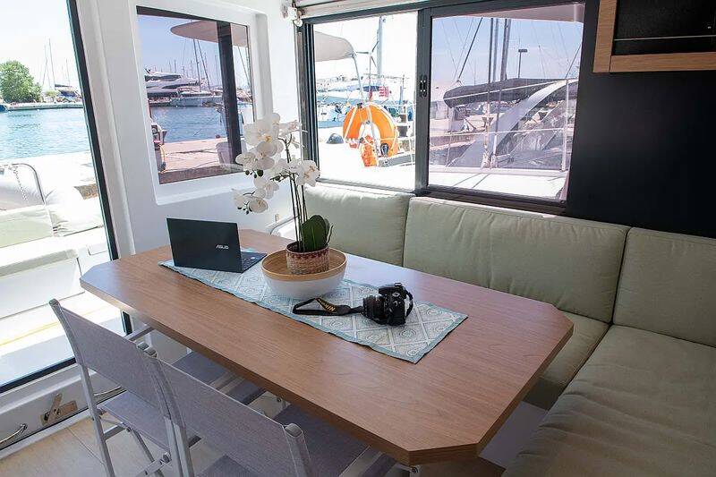 Katamaran Bali Catsmart Ela Thalasa III