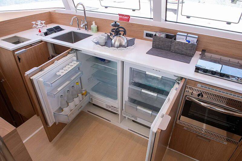 Katamaran Bali Catsmart Ela Thalasa III