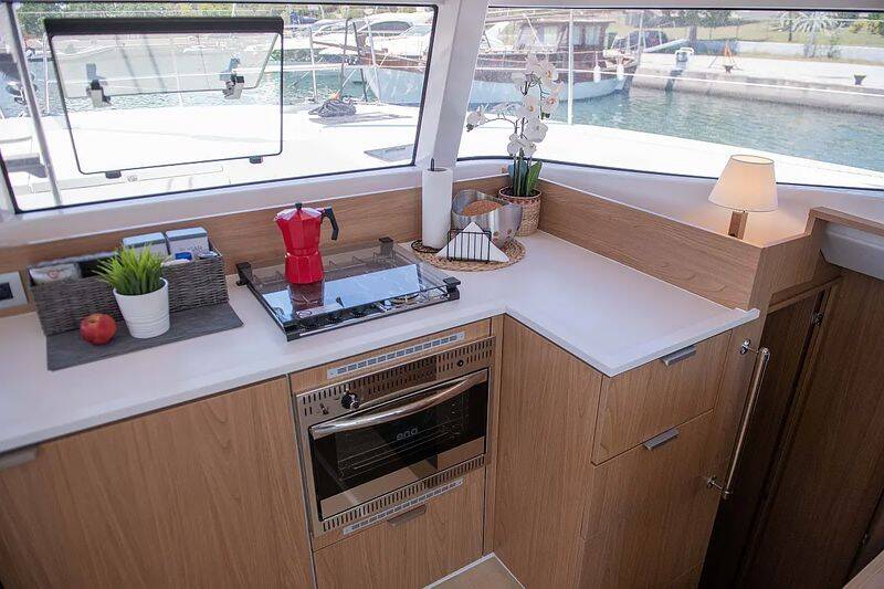 Katamaran Bali Catsmart Ela Thalasa III