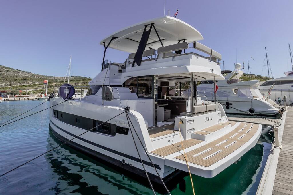 Power catamaran Bali Catspace MY Leila