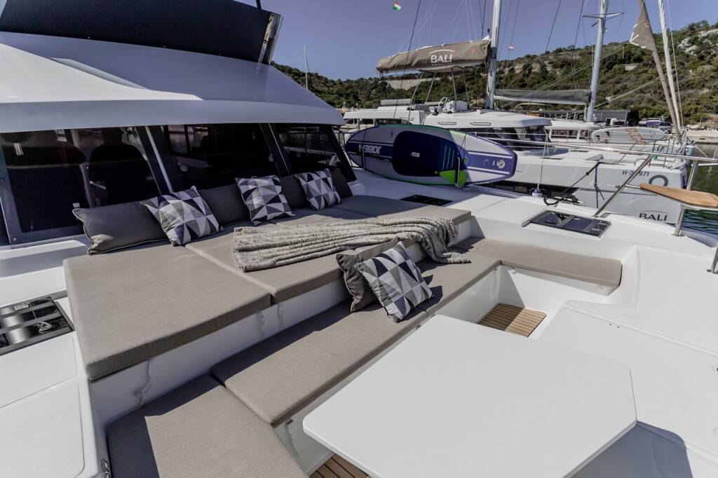 Power catamaran Bali Catspace MY Leila