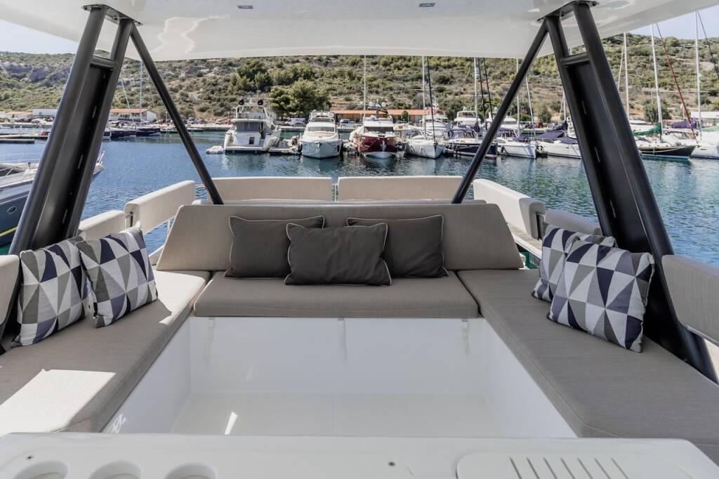 Power catamaran Bali Catspace MY Leila