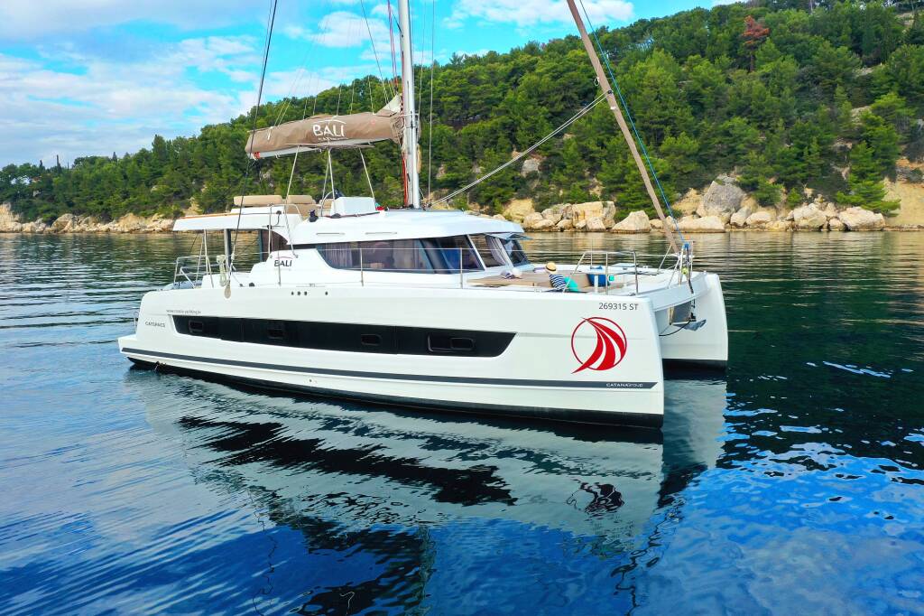 Catamaran Bali Catspace Salty Dragon