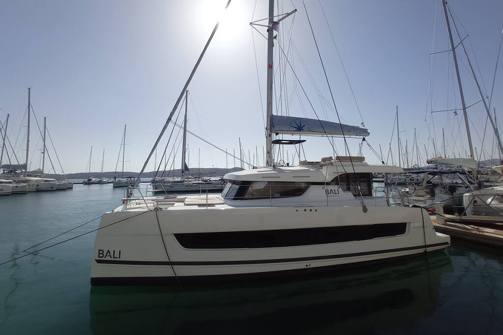Catamaran Bali Catspace Sailin
