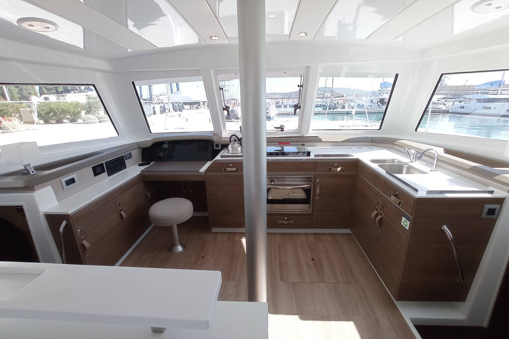 Catamaran Bali Catspace Sailin