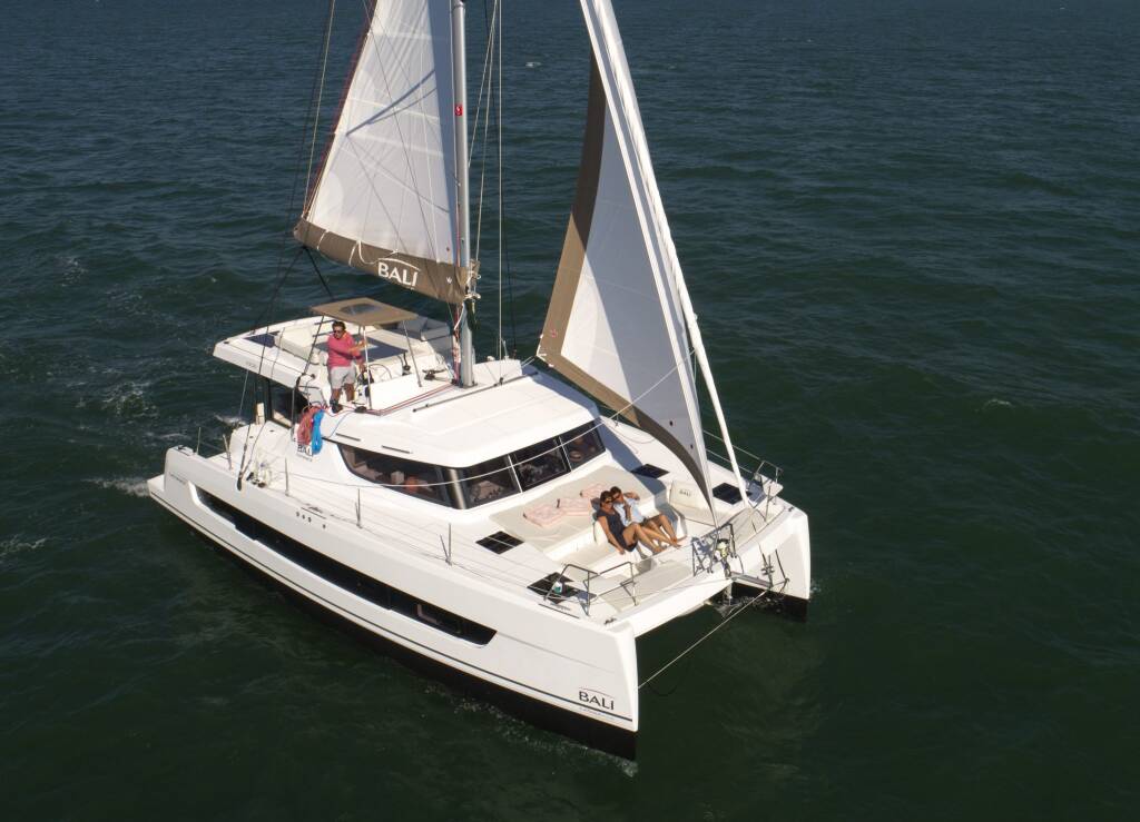 Katamaran Bali Catspace Sail Solaris