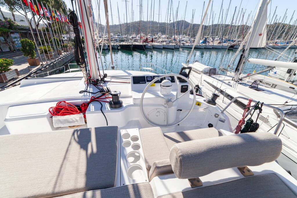 Katamaran Bali Catspace Sail Solaris
