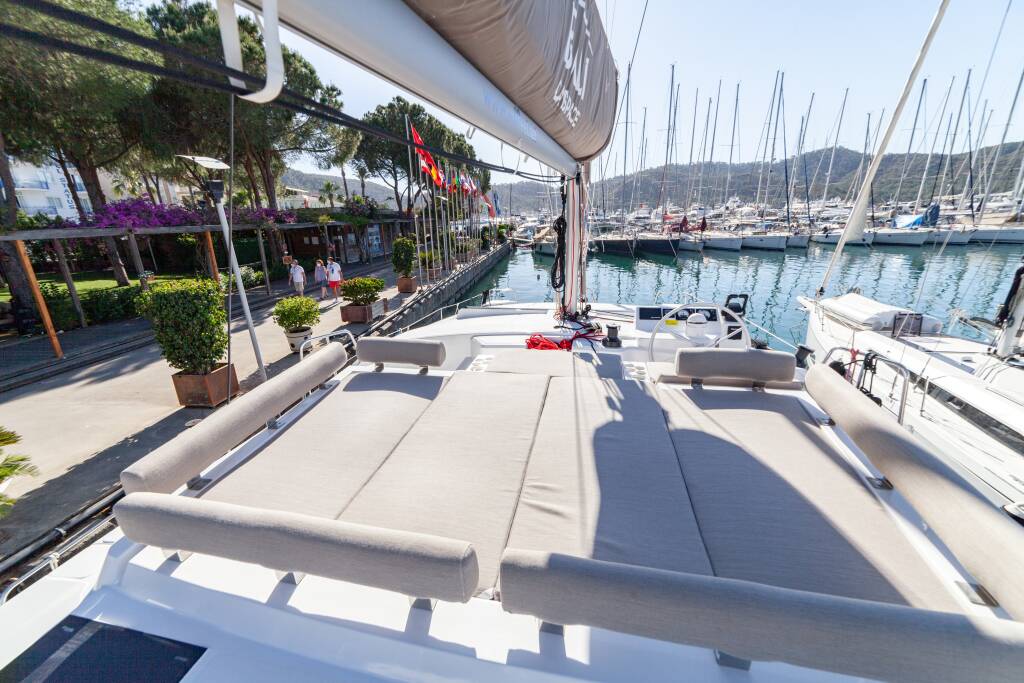 Katamaran Bali Catspace Sail Solaris