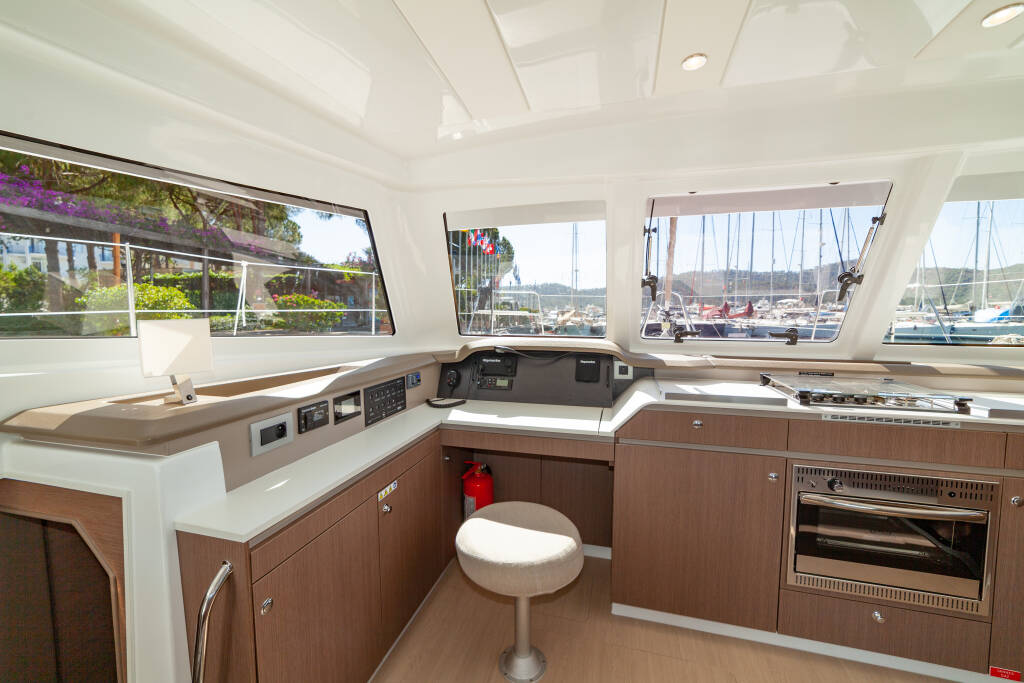 Katamaran Bali Catspace Sail Solaris