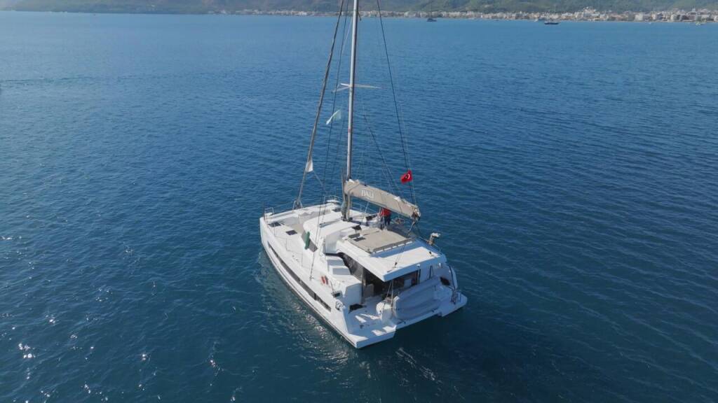Catamaran Bali Catspace Ediba Aries
