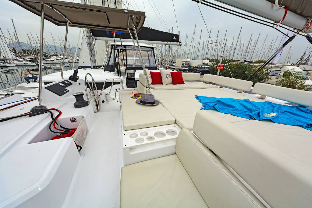 Catamaran Bali Catspace Waterlily