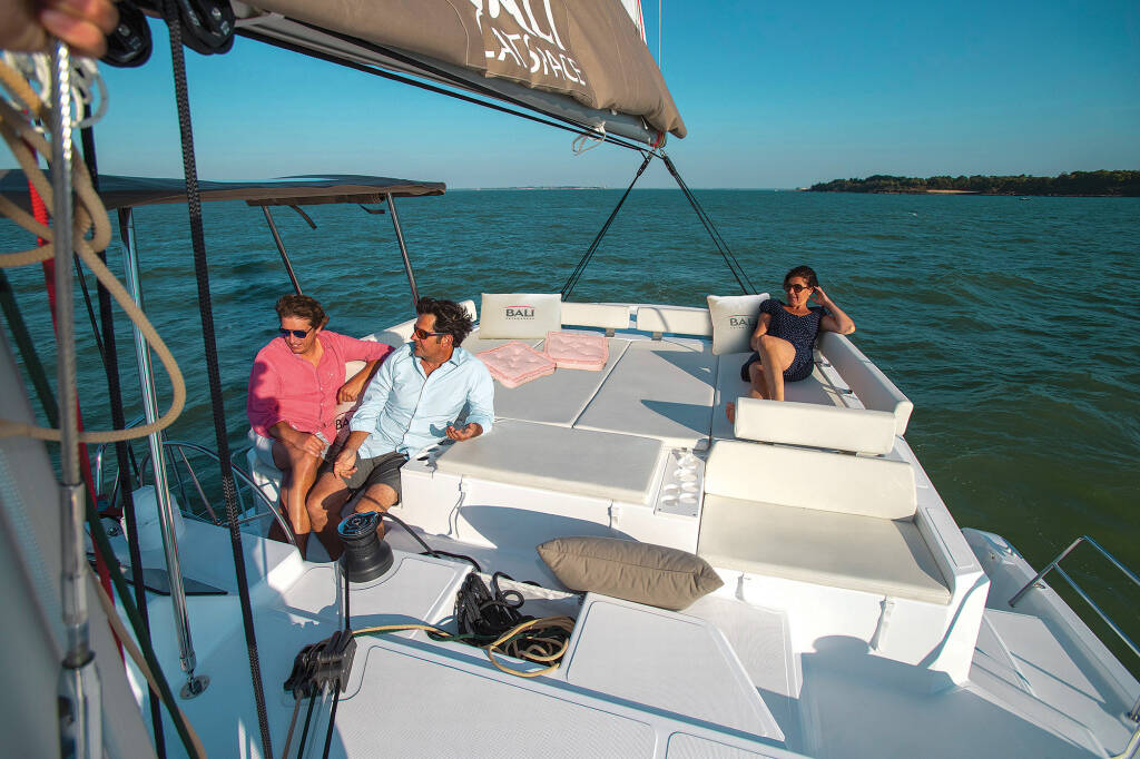 Catamaran Bali Catspace Viola