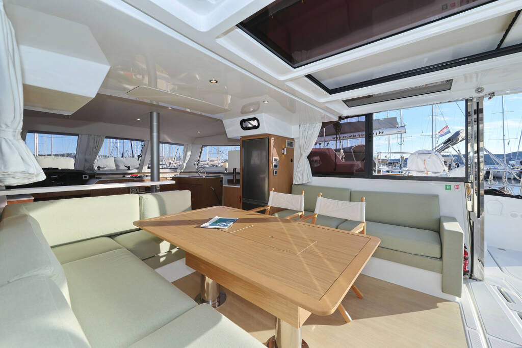 Catamaran Bali Catspace Agua De Luna