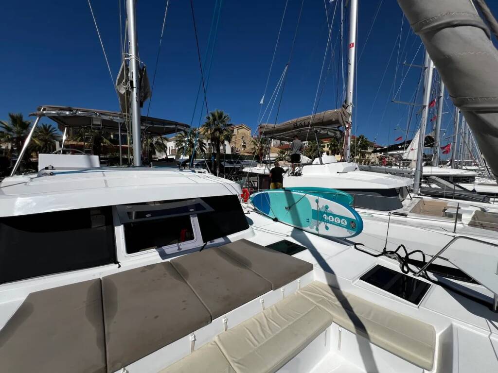 Katamaran Bali Catspace Kos 40