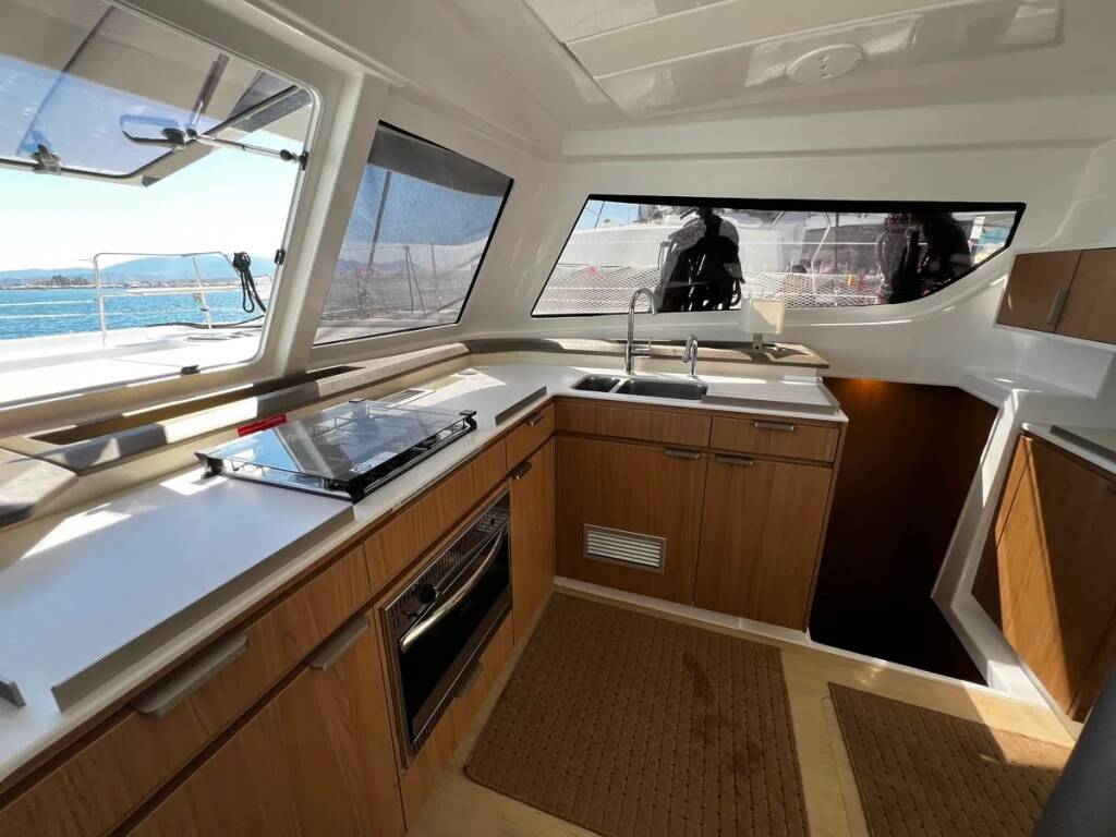 Katamaran Bali Catspace Kos 40