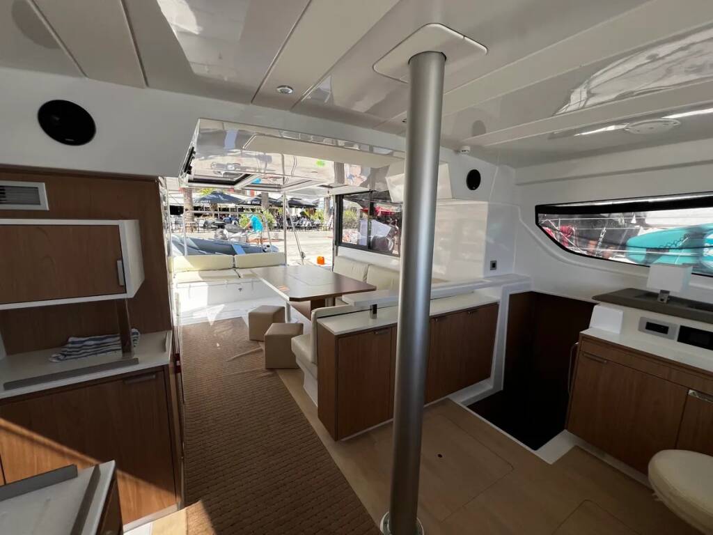 Katamaran Bali Catspace Kos 40