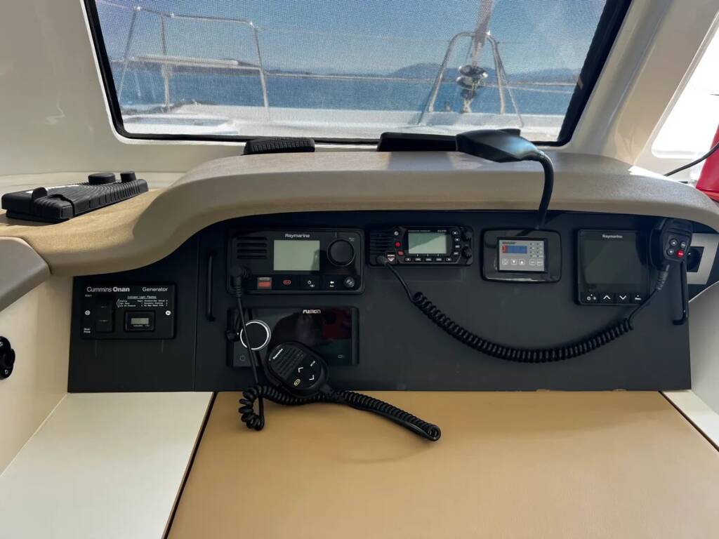 Katamaran Bali Catspace Kos 40