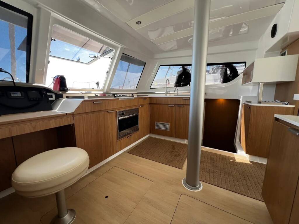 Katamaran Bali Catspace Kos 40