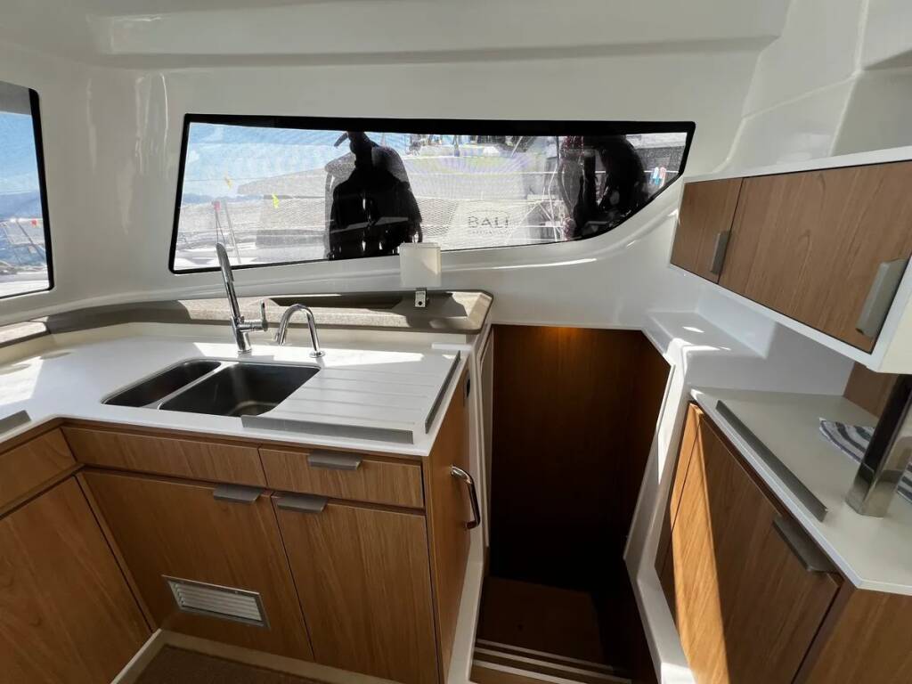 Katamaran Bali Catspace Kos 40