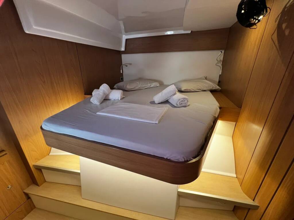 Katamaran Bali Catspace Kos 40