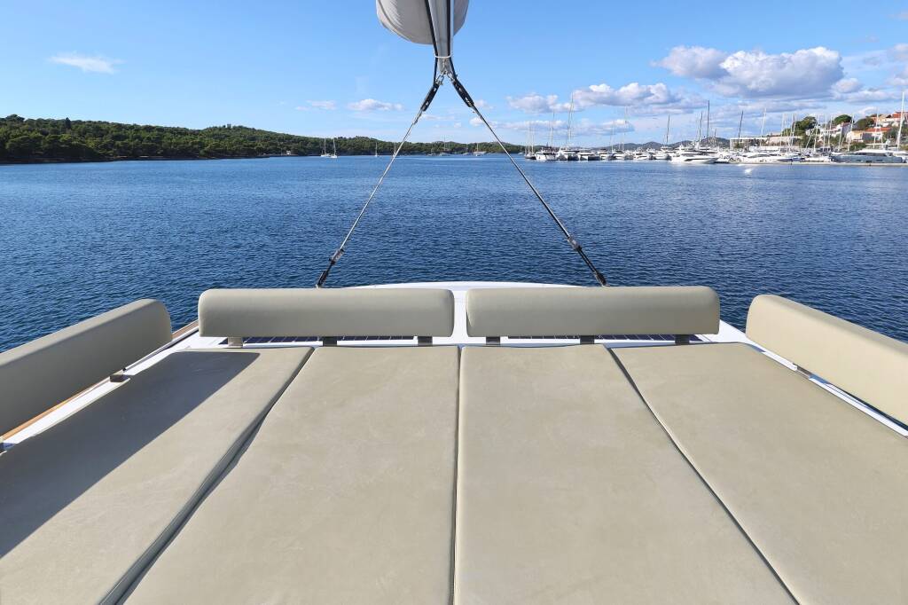 Katamaran Bali Catspace Rolling Stone