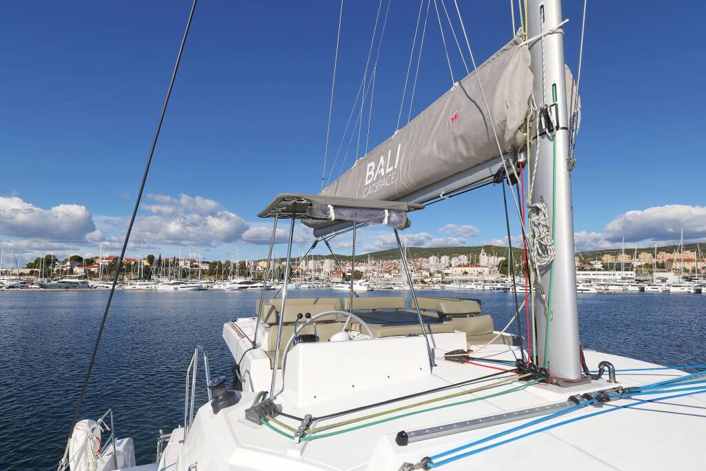 Katamaran Bali Catspace Rolling Stone