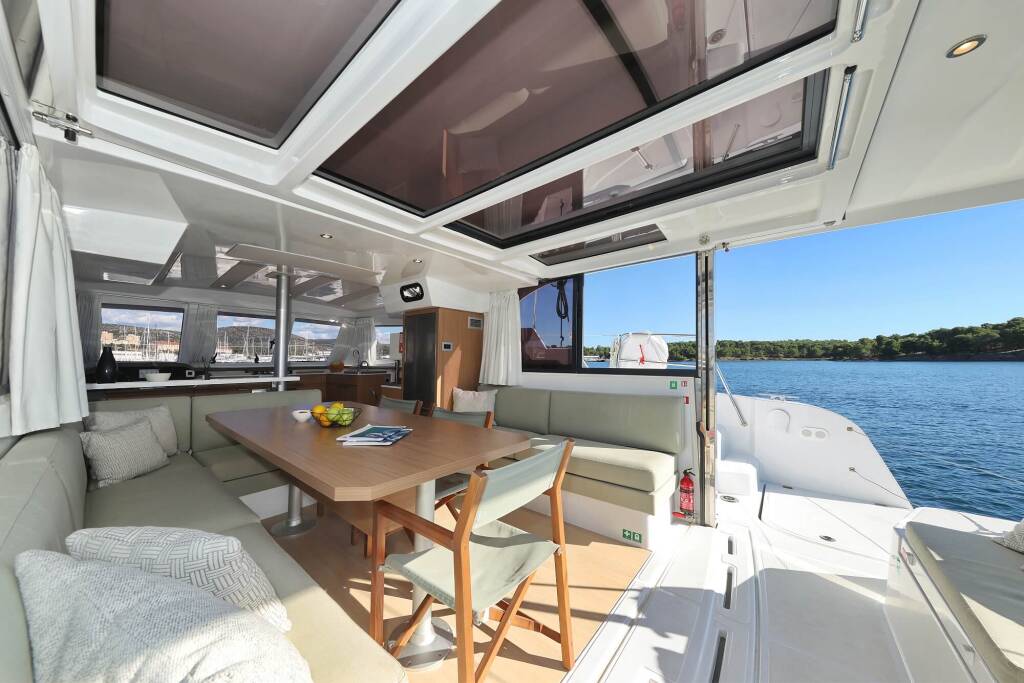 Katamaran Bali Catspace Rolling Stone