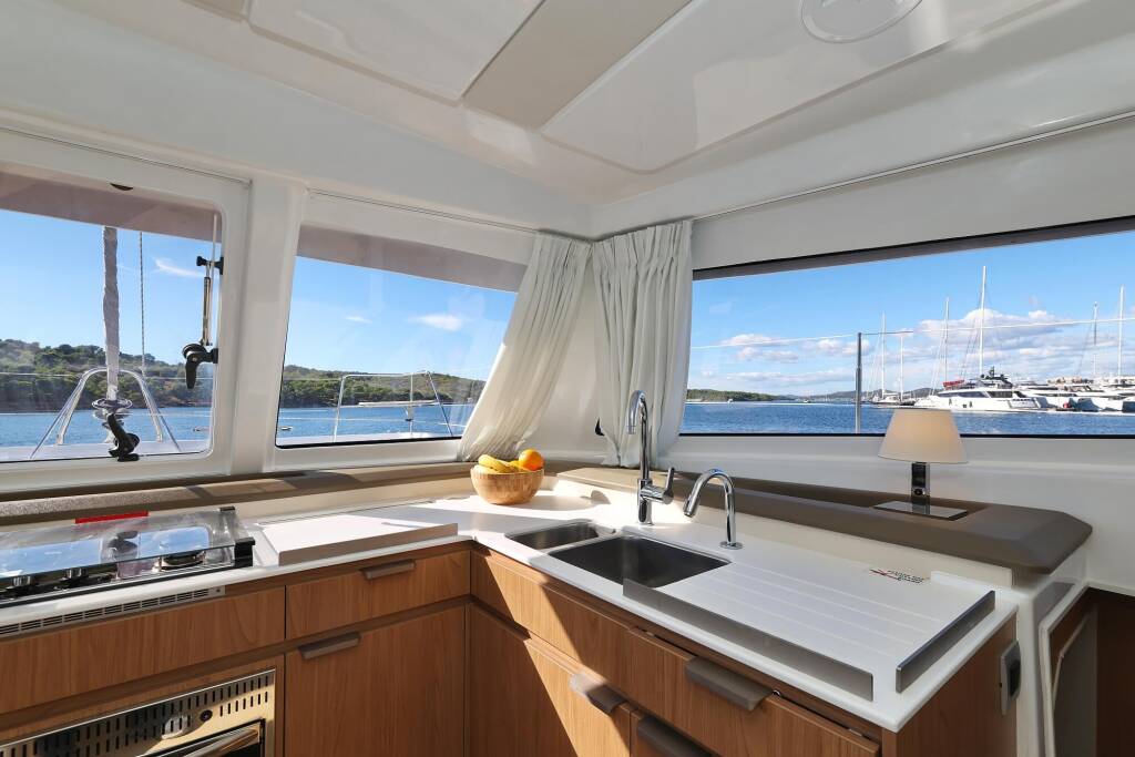 Katamaran Bali Catspace Rolling Stone